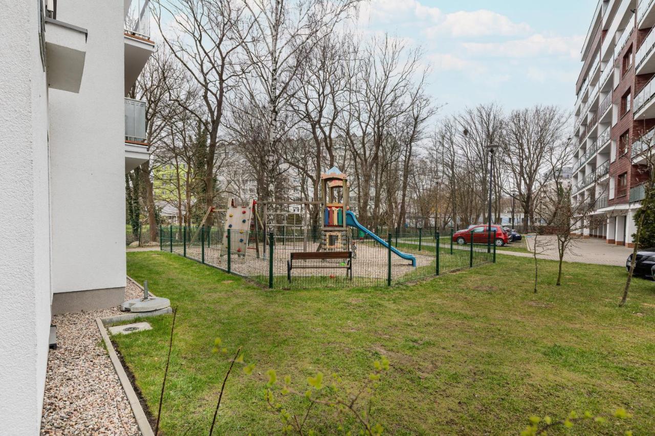 Apartamenty Wyspa Solna By Noclegi Renters Kołobrzeg Kültér fotó